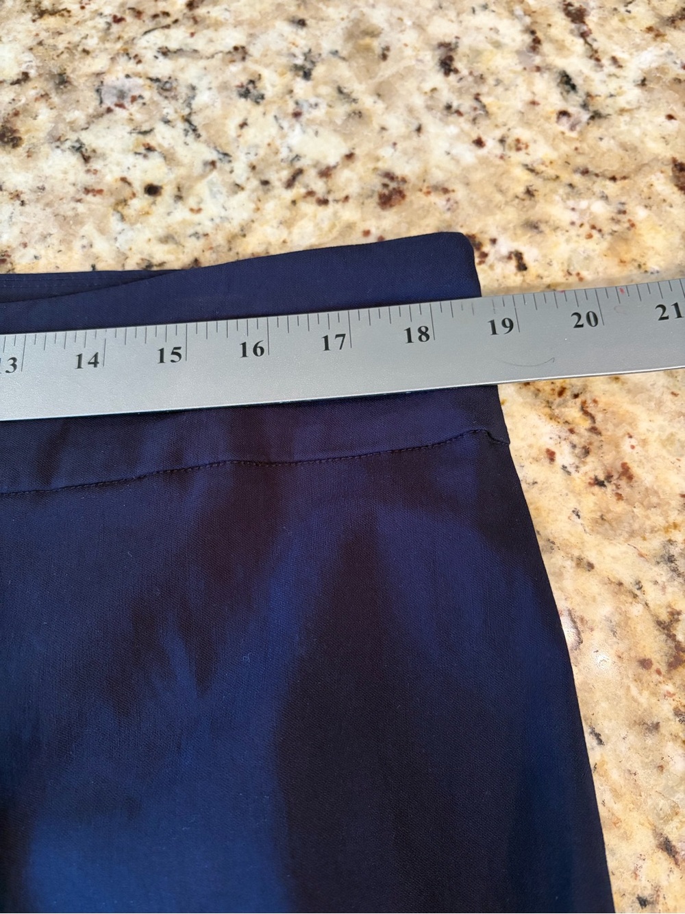 crown & ivy Navy Cropped Capri Leggings with Hem Bows - Picture 6 of 8
